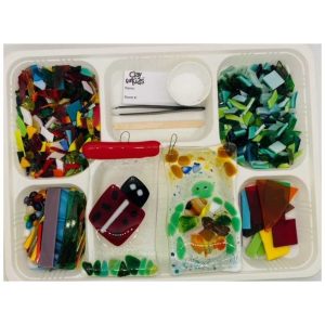 Bugs and Animals 5x3 Suncatcher Kit